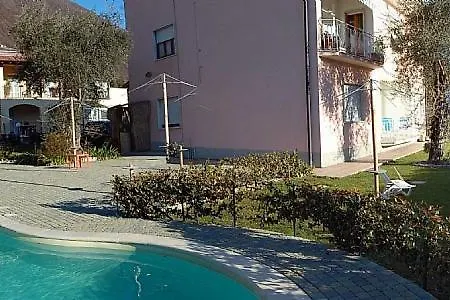 Sleeps 6 Pool Wifi